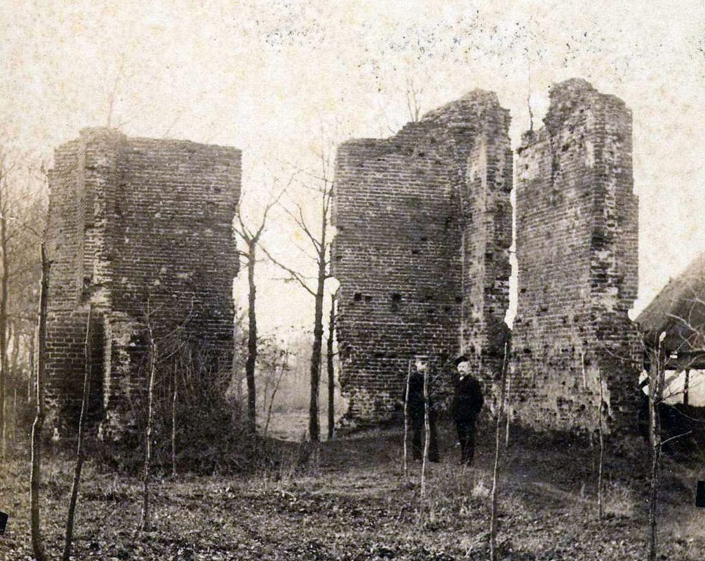 Ruïne Sint Jacobskapel foto jaar 1895 1024x816